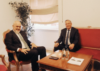 Hamza takohet me Ramën në Tiranë: Qëndrojmë të bashkuar siç kemi qenë gjithmonë