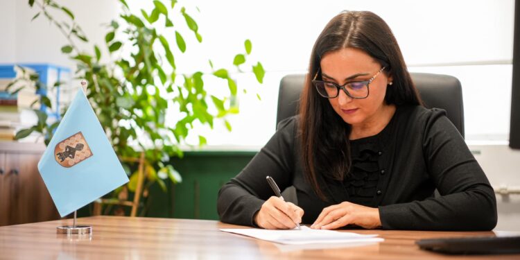 Lushaku-Sadriu ua ndalon shkollave në Prishtinë përdorimin e doracakëve për “Edukimin Seksual”