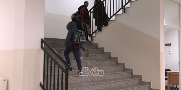 Shkolla ku gjysma e nxënësve janë nga komuniteti ashkali