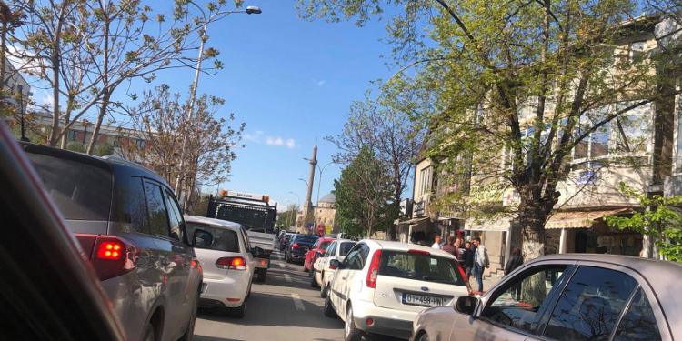 Nga çdo kontinent, Kosova paguan qindra miliona për import të veturave