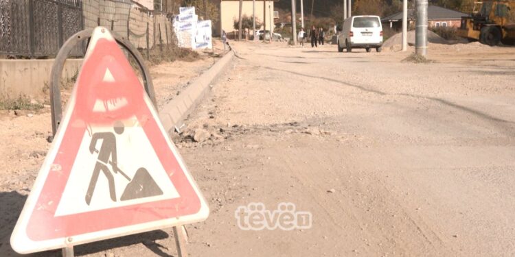 Banorët e “Kolovicës” të mllefosur me punimet e rrugës