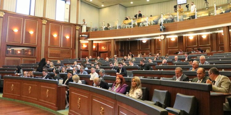 PDK bojkoton fjalimin e presidentes: Ka dështuar në rolin e saj Kushtetues