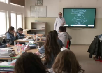 MAShTI: Nuk ka kurrikulë të veçantë për edukim seksual