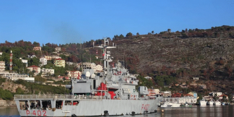 Mbërrin në Shëngjin anija “Libra”, në bord ndodhen tetë emigrantë që vijnë nga Italia