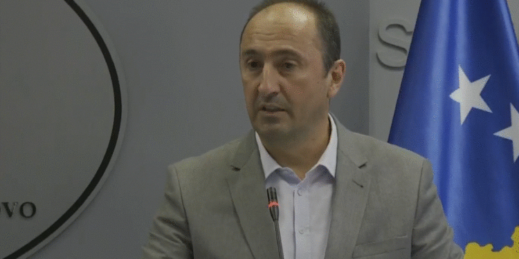 Aliu: Është nënshkruar kontratë e re për ndërtimin e rrugës Fshati i Ri-Ferizaj