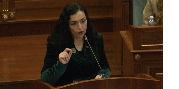 Analistët thonë se ka shpërputhje mes fjalëve të presidentes Osmani dhe punës së saj