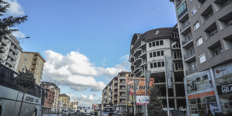 Si u plagos dje polici në Fushë-Kosovë?