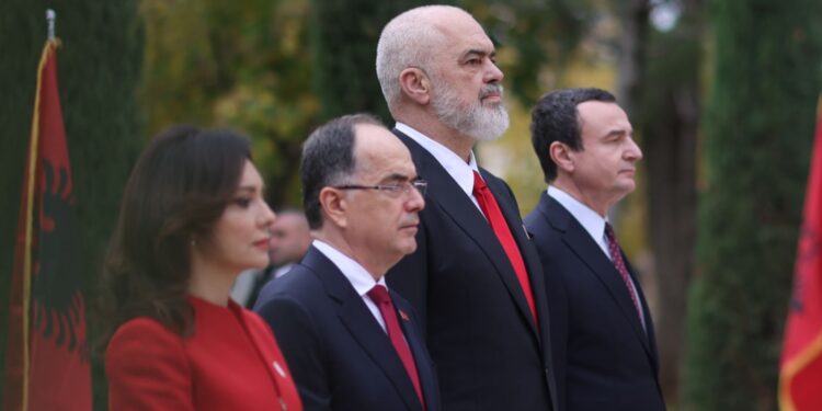 Vlora i bën bashkë Ramën e Kurtin në Festën e Pavarësisë