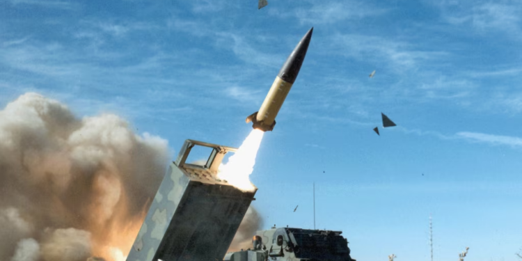 Baerbock: Vendimi i SHBA-së për me armë rreze të gjatë për Ukrainën, i rëndësishëm