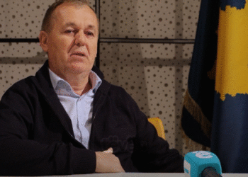 Vëllau i Rexhep Selimit tregon emocionet e daljes së parë publike të UÇK-së