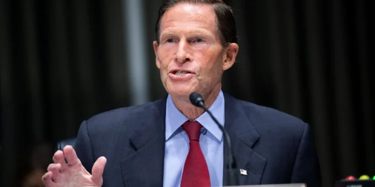 Senatori amerikan letër Blinkenit: ShBA t’i mbajë sytë nga Kosova gjatë  tranzicionit të pushtetit