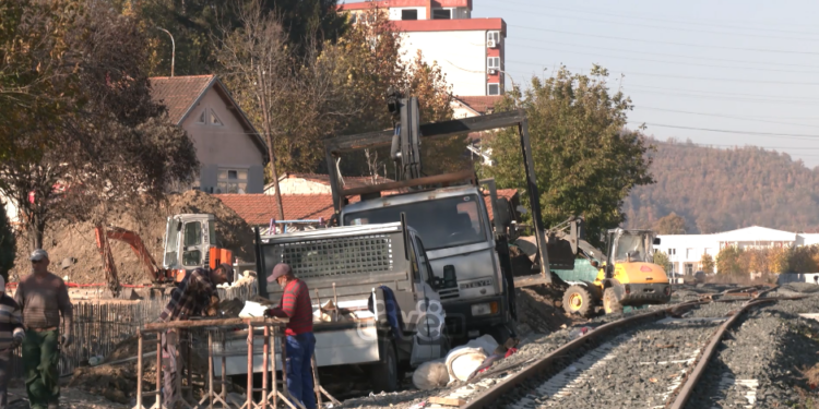 “Ndodh çdo herë afër zgjedhjeve” – Parku i qytetit në Kaçanik po ridizajnohet