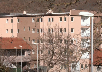 Serbia jep banesa për serbët në Zubin Potok, çelsat shpërndahen në Rashkë