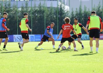 Daku titullar, Asani në dyshim ndaj Ukrainës