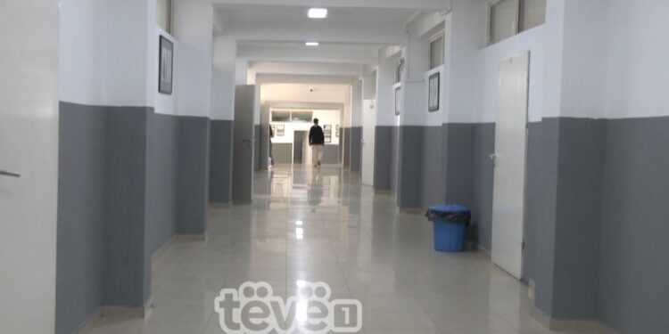 Shkollat në “hall” me nxënësit e rrezikshëm