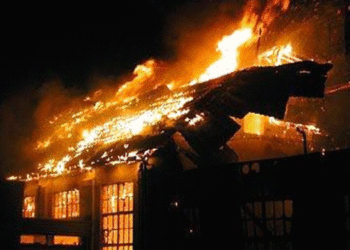 Përfshihet nga zjarri një shtëpi në Malishevë, nuk raportohet për të lënduar