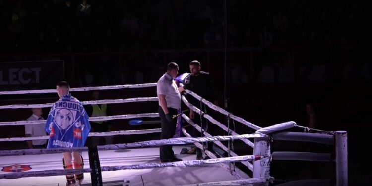 Skandaloze: Gjyqtari godet me trofe trajnerin kosovar në turneun e kikboksit në Mal të Zi