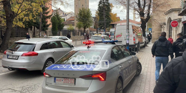 Therja me thikë afër shkollës “Sami Frashëri” –  tre të lënduar