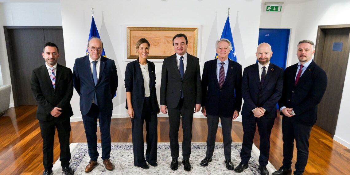 Kurti takohet me delegacionin e Asamblesë Rajonale të Evropës, pjesë e APF-së