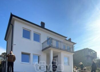 25 shtëpi për shqiptarët në veri, banorët shprehen të lumtur për rikthimin në pronat e tyre