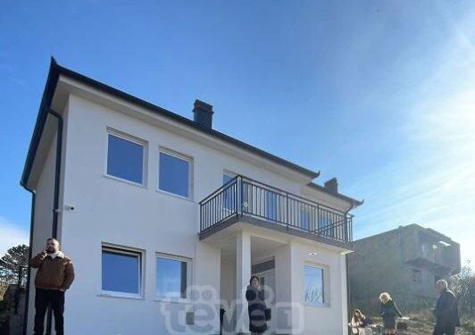 25 shtëpi për shqiptarët në veri, banorët shprehen të lumtur për rikthimin në pronat e tyre