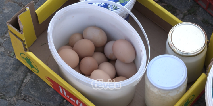 Shtrenjtohen qumështi, vezët dhe mjalti