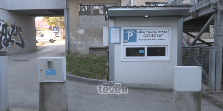 U përdorën nga strukturat paralele serbe, katër parkingje i kthehen Komunës në veri të Mitrovicës