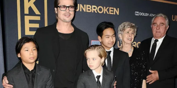 Angelina Jolie nuk i lejon fëmijët të takojnë gjyshërit, prindërit e Brad Pitt?