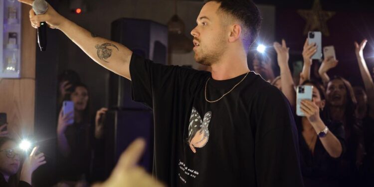 Yll Limani me koncert për fundvit, shiten të gjitha biletat për një ditë