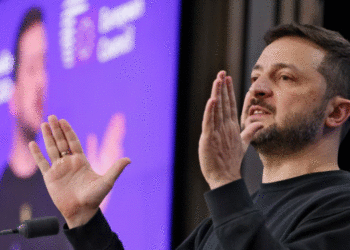 Zelensky: Ukraina u godit me mbi 900 bomba brenda një jave