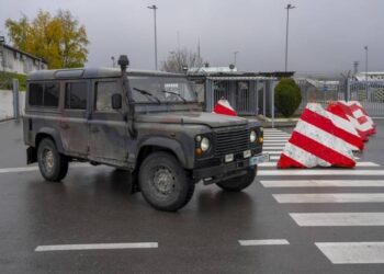 Ushtarët shqiptarë, patrullojnë nëpër Istog