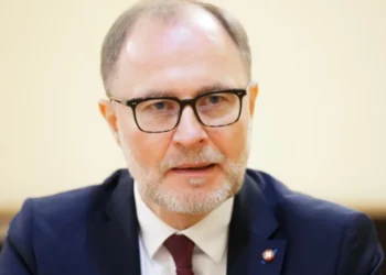 Ministri letonez i Mbrojtjes nesër në Kosovë, do të takohet me Maqedoncin