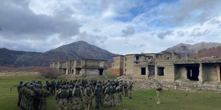 Kosova dhe Shqipëria synojnë fuzionim të kapaciteteve e blerje të përbashkët të armatimit