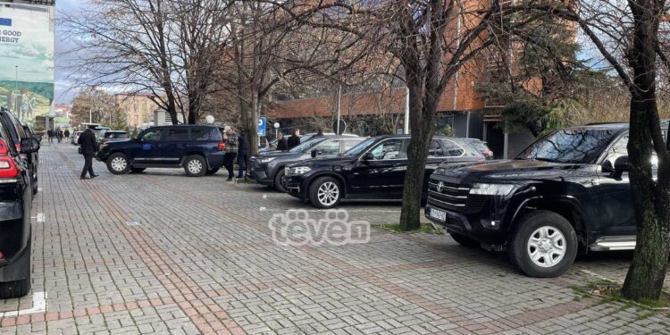 Ambasadorët e vendeve të QUINT-it takohen me Kurtin