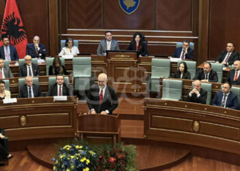 Kosova dhe Shqipëria dënojnë sulmet në veri, Serbisë i kërkojnë të dorëzojë autorët