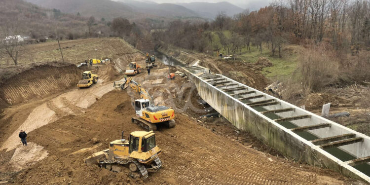 Vazhdojnë punimet në sanimin e dëmit të kanalit të Ibër-Lepencit në Zubin Potok