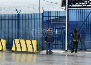 Fadil Fazliu ende po mbahet në zyrat e EULEX-it, pritet të dërgohet në Hagë