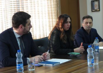 Nagavci pas takimit me Jasharin: Pagat e mësimdhënësve janë të rregulluara me ligj