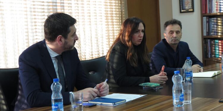 Nagavci pas takimit me Jasharin: Pagat e mësimdhënësve janë të rregulluara me ligj