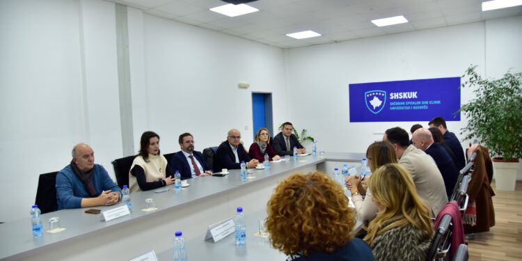 ShSKUK dhe Fakulteti i Mjekësisë me grup punues për rritjen e bashkëpunimit