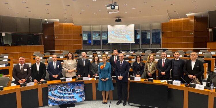 Deputetët e Kuvendit kërkojnë heqjen e masave ndaj Kosovës