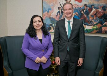 Osmani e falënderon Carpenterin për mbështetjen që ShBA-ja i ka dhënë Kosovës