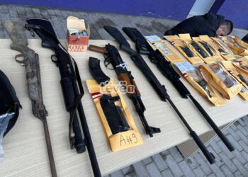 Shkatërrohet grupi kriminal i trafikut të armëve Kosovë-Shqipëri