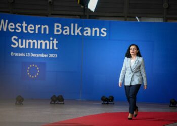 Presidentja Osmani udhëton në Bruksel, përfaqëson Kosovën në Samitin BE – Ballkani Perëndimor  