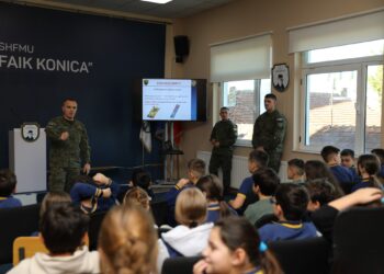 FSK-ja mban ligjëratë me nxënës për rrezikun nga mjetet piroteknike