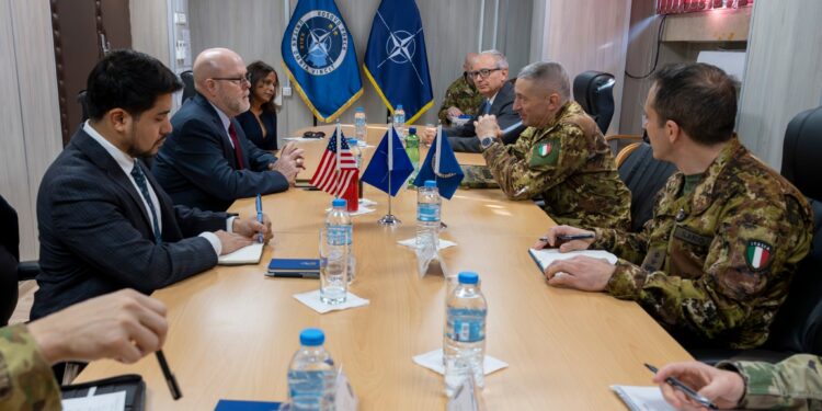 Hovenieri mban takim lamtumirës me komandantin e KFOR-it