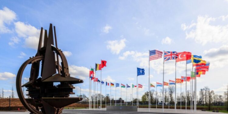 Vendet e NATO-s rrisin shpenzimet për mbrojtje