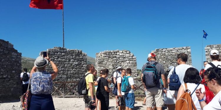 Rritet numri i vizitorëve në Shqipëri