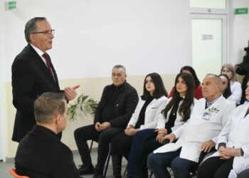 Hamza premton sigurime shëndetësore, digjitalizim dhe sistem kombëtar për emergjencat mjekësore