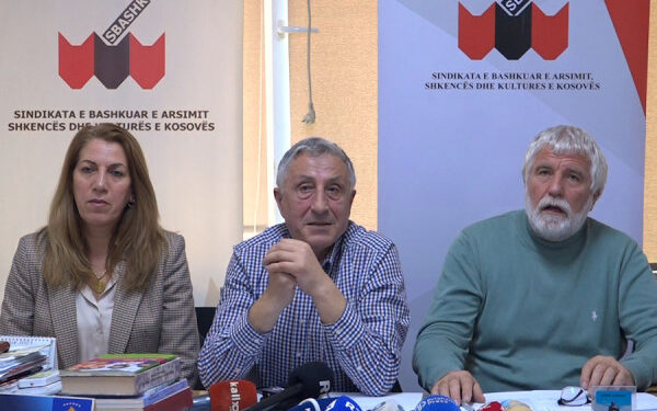 ​Përmes protestës, SBASHK-u kërkon rritje të pagave e nënshkrim të kontratës kolektive